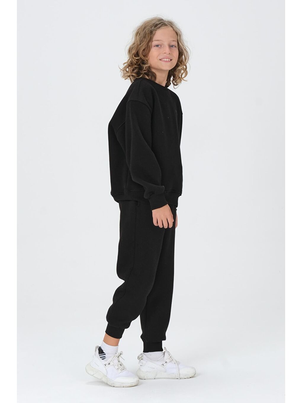 Siyah Bisiklet Yaka Baskı Detaylı Şardonlu Erkek Çocuk Eşofman Takımı-1