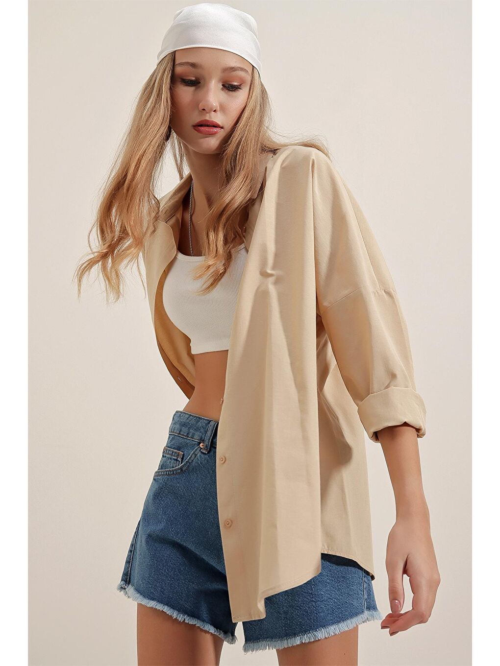 Bej Oversize Uzun Basic Kadın Gömlek-1