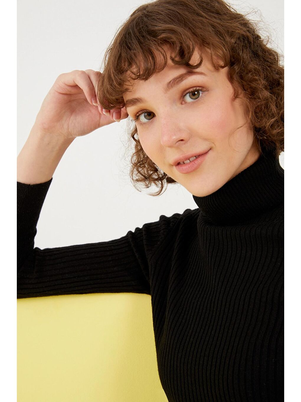 Siyah Balıkçı Yaka Fitilli Dar Kalıp Basic Kazak-3