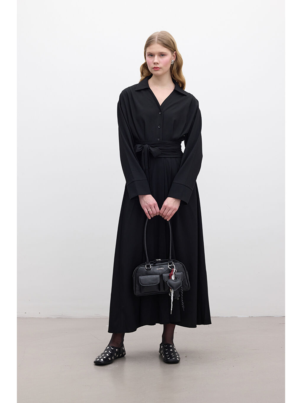 Pile Detaylı Kuşaklı Elbise Siyah-2