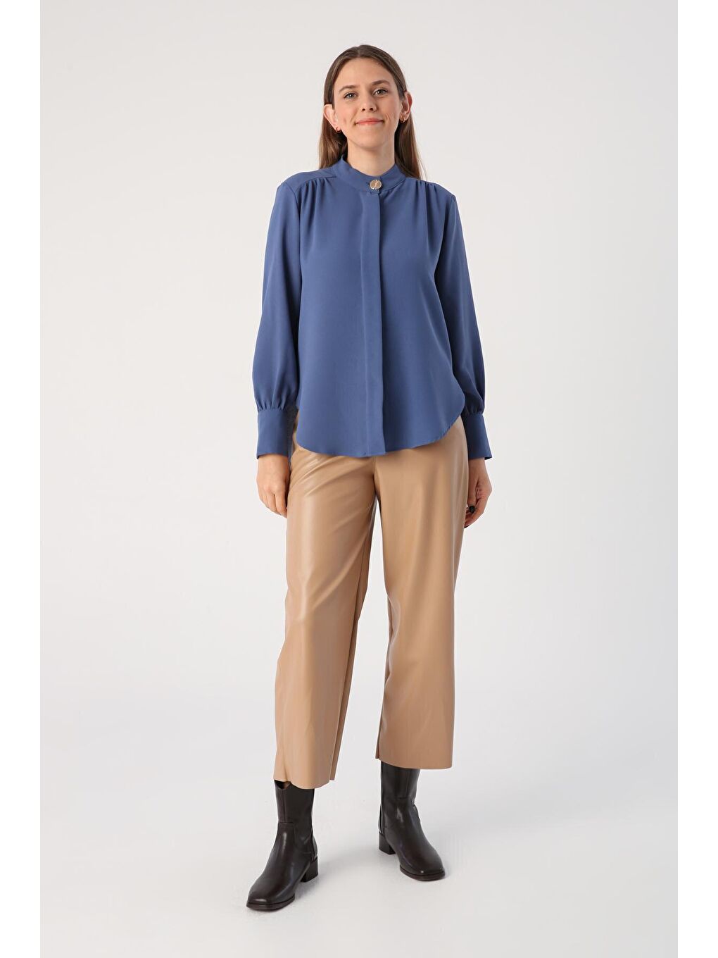 Koyu Mavi Hakim Yaka Kısa Gömlek-4