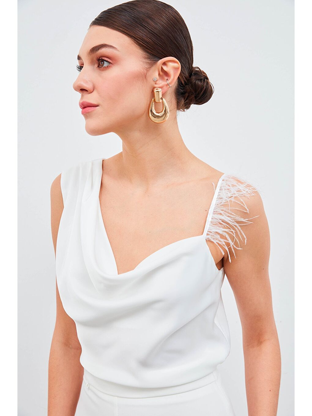 Tüy Askılı Degaje Bluz - Ekru-3