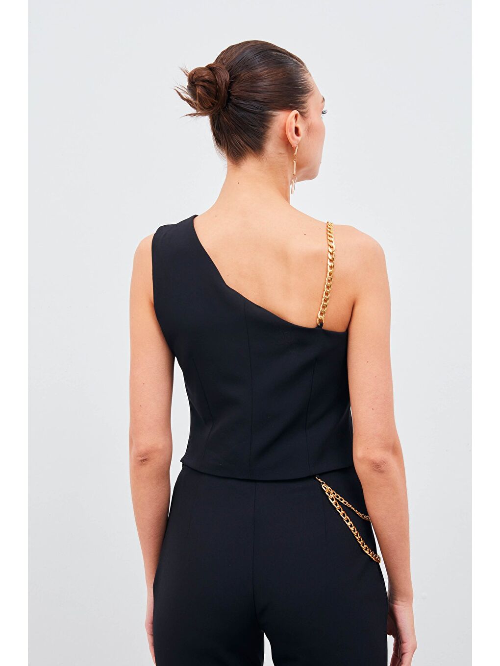 SATEEN Zincir Askı Detaylı Crop Bluz - Siyah - 3