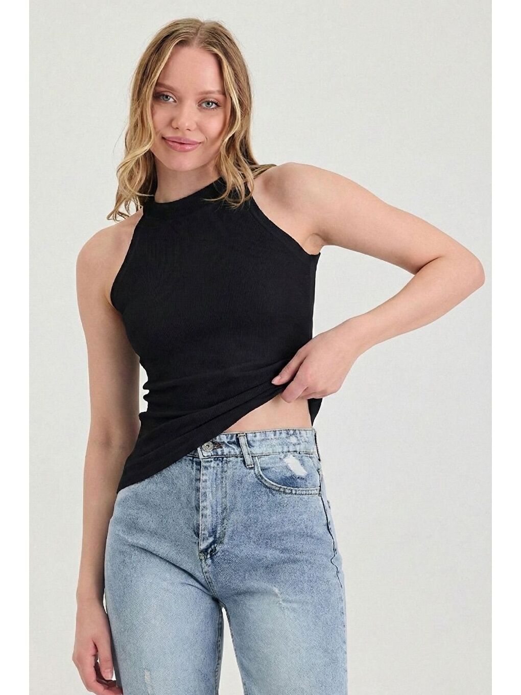 Kadın Halter Yaka Siyah Fitilli T-Shirt