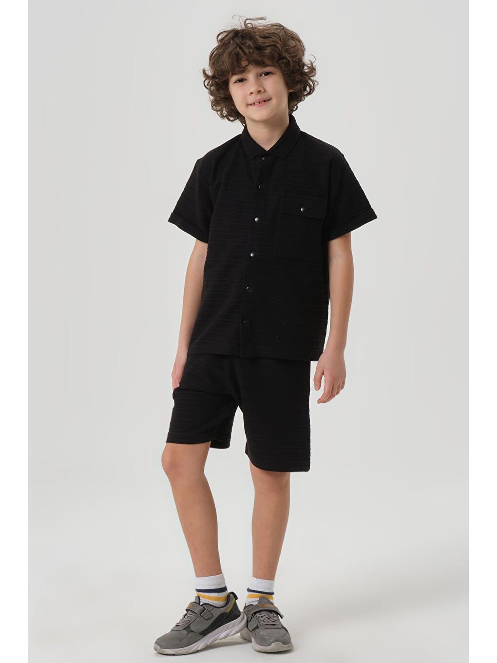 Siyah Çizgili Petek Kumaş Gömlek Düğme Detaylı Erkek Çocuk Alt Üst Takım-1