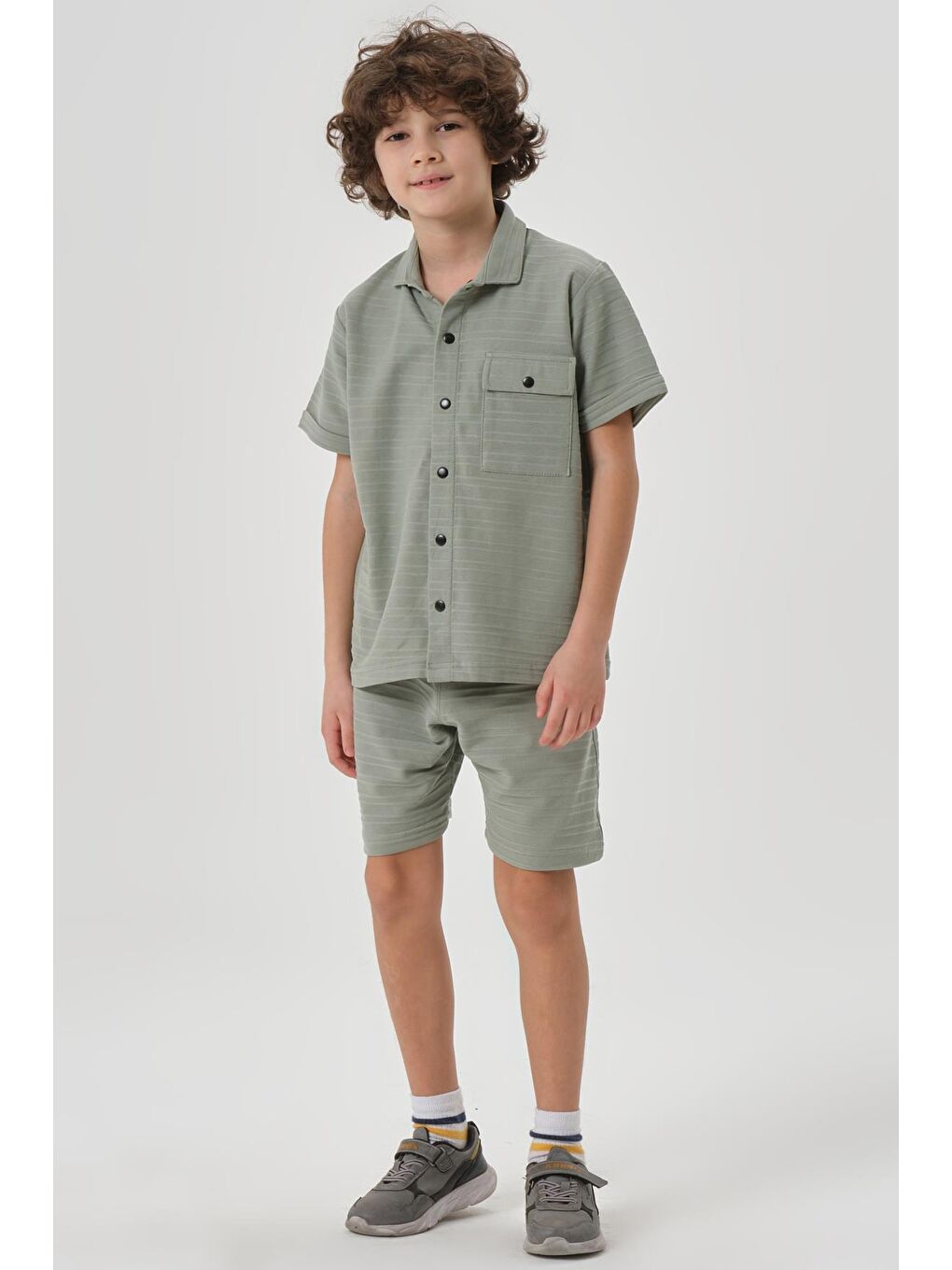 Haki Çizgili Petek Kumaş Gömlek Düğme Detaylı Erkek Çocuk Alt Üst Takım