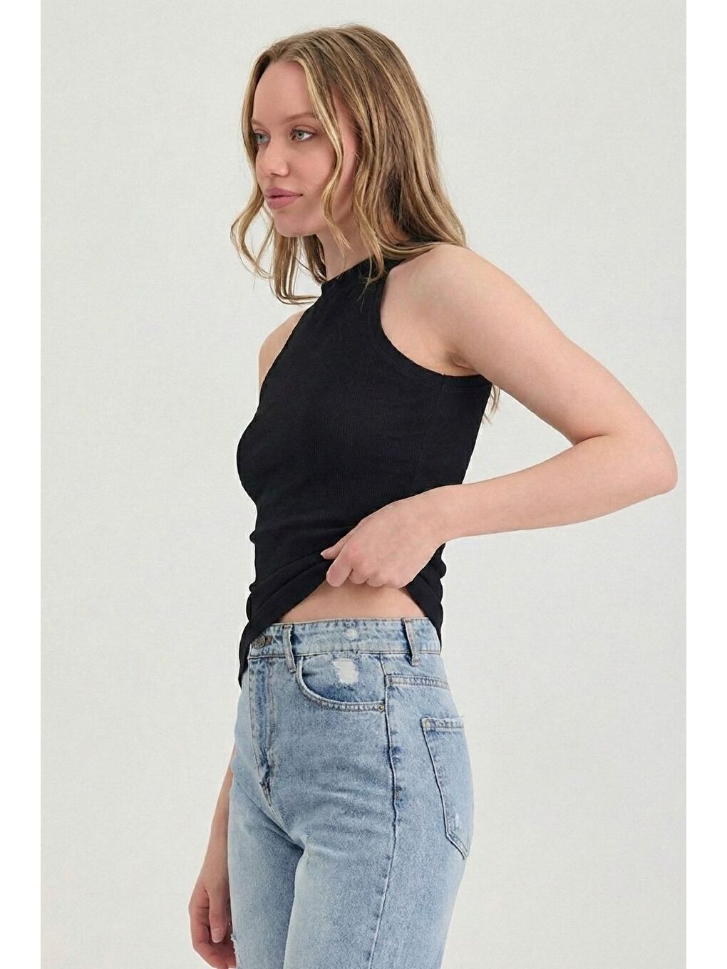 Kadın Halter Yaka Siyah Fitilli T-Shirt-1