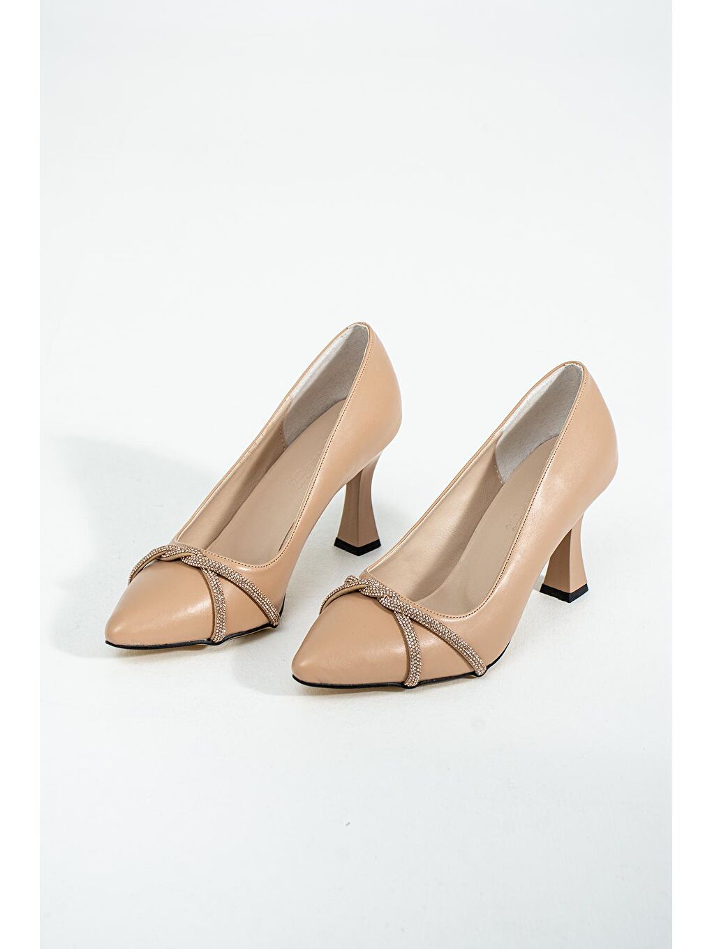 Bej Rahat Kalıp Taşlı Kadeh Topuklu Kadın Ayakkabı 018-35-23-3