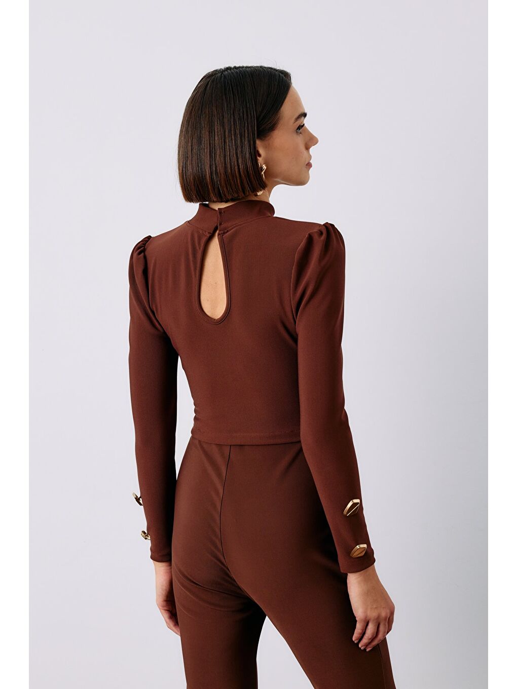 Kahverengi Düğme Detaylı Crop Bluz - Kahve-4