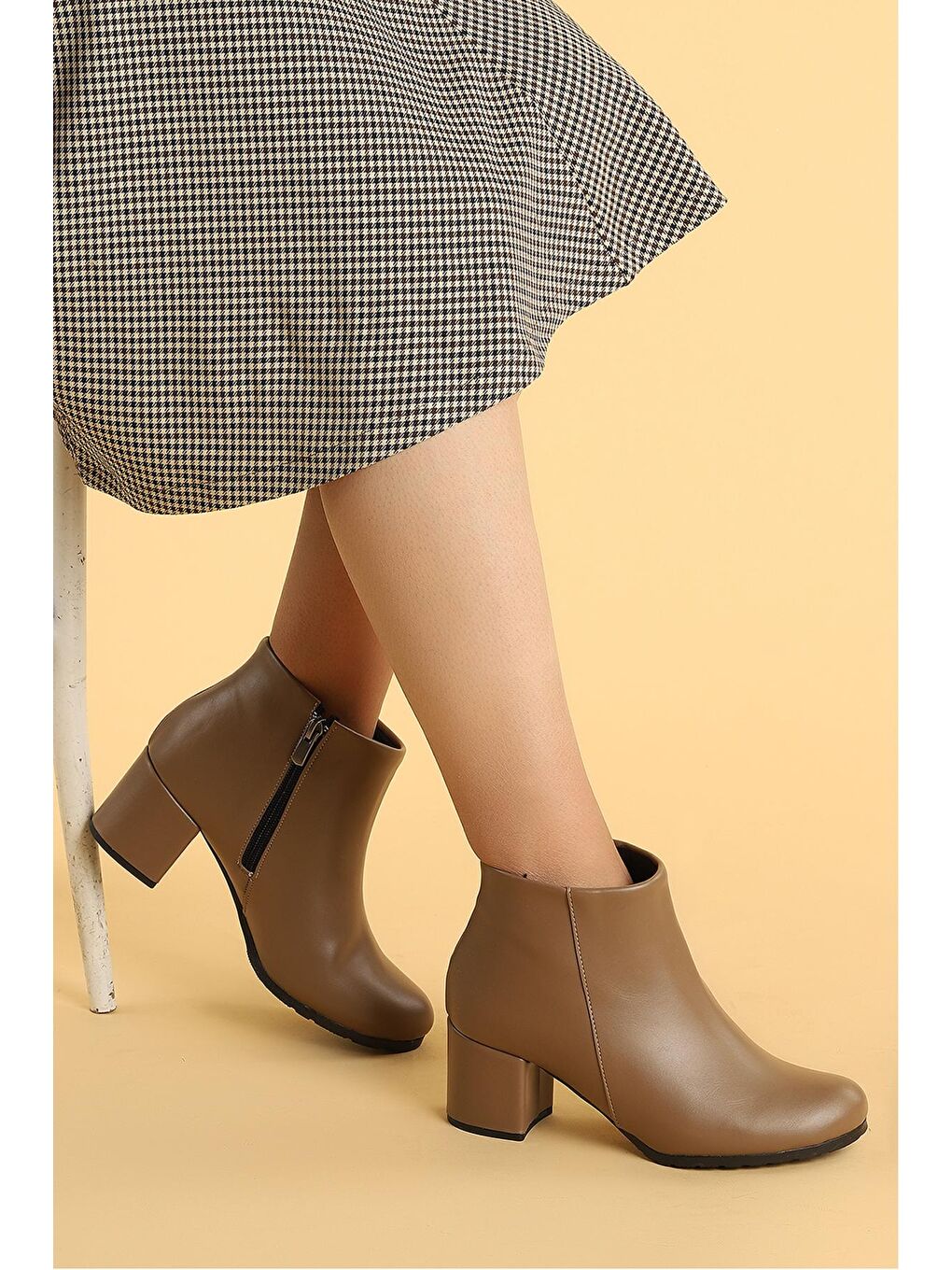 Bej 520 Cilt 6 Cm Topuklu Termo Taban Kadın Bot Ayakkabı