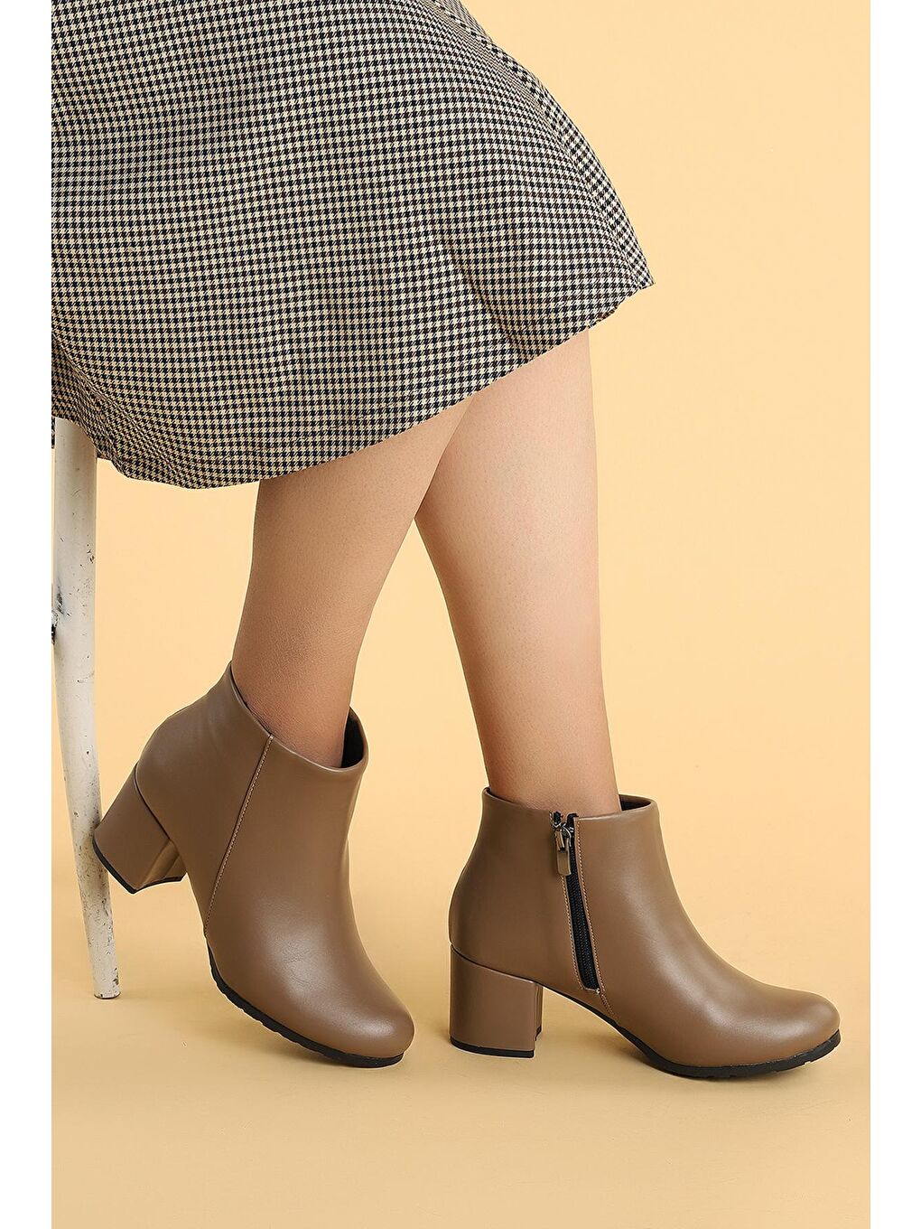 Bej 520 Cilt 6 Cm Topuklu Termo Taban Kadın Bot Ayakkabı-1