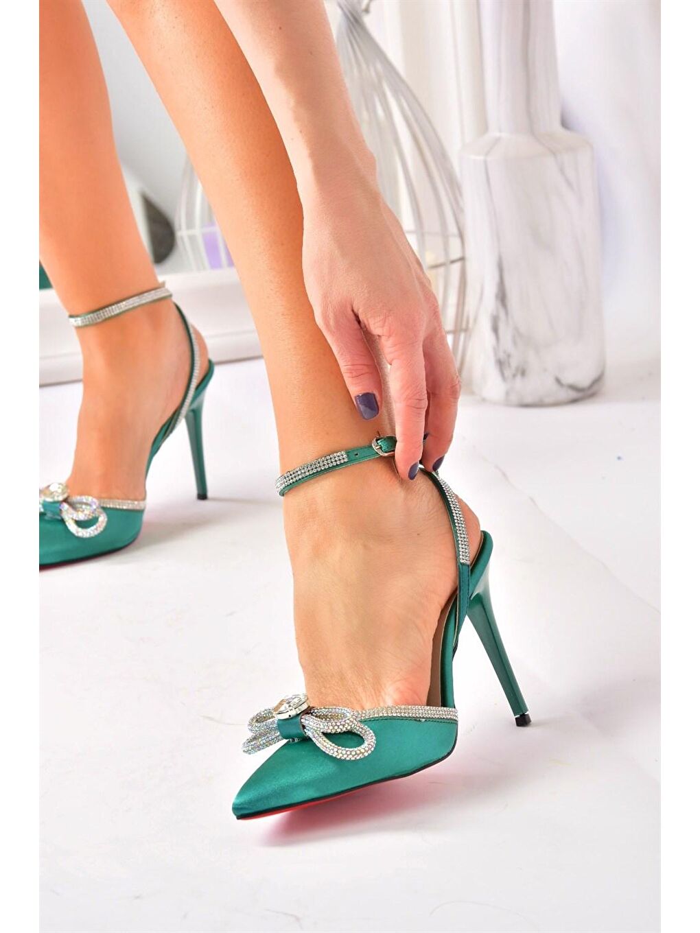 Yeşil Saten Kumaş Taşlı Kadın Topuklu Ayakkabı K654051204-1