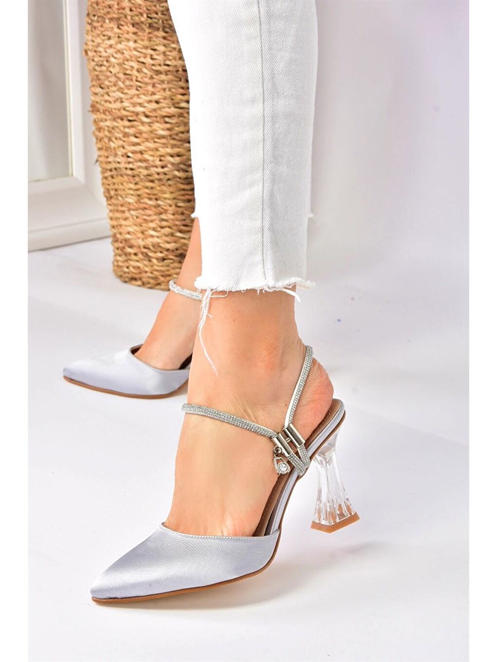 Gri Gümüş  Saten Kumaş Kadın Abiye Topuklu Ayakkabı M246066904-3