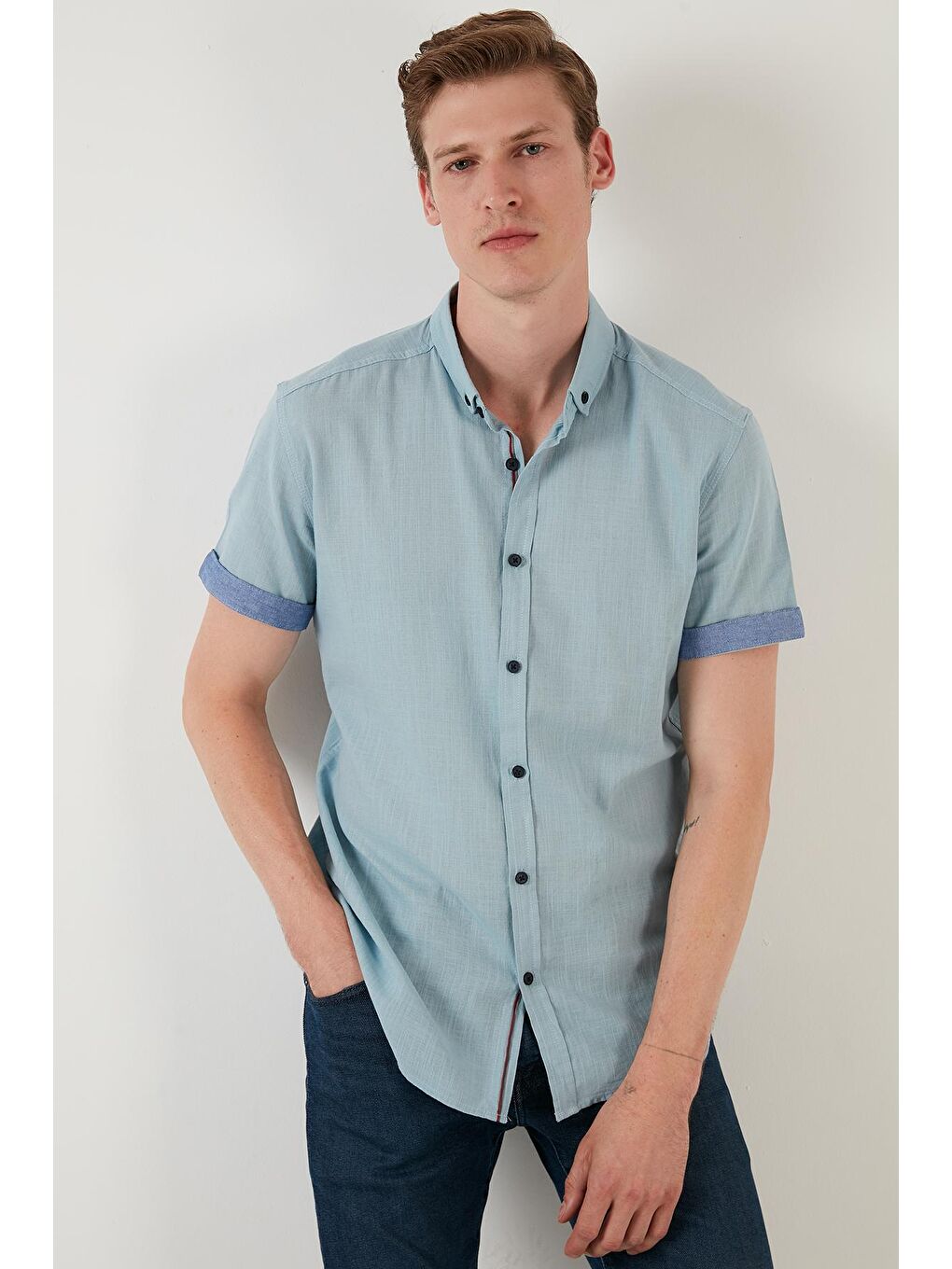 Turkuaz Pamuklu Düğmeli Yaka Kısa Kollu Gömlek CF21S112546-2