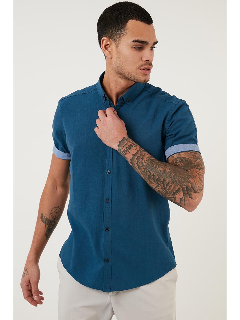 İndigo Pamuklu Düğmeli Yaka Kısa Kollu Gömlek CF21S112546