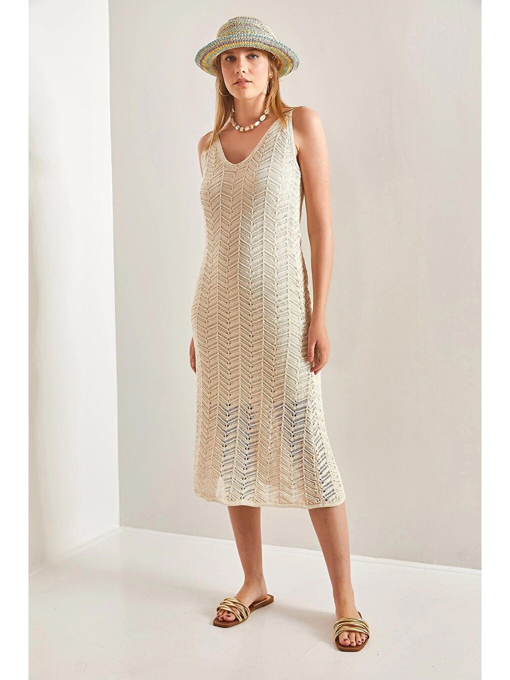 Bej Kadın Askılı Ajurlu Yazlık Triko Elbise-4