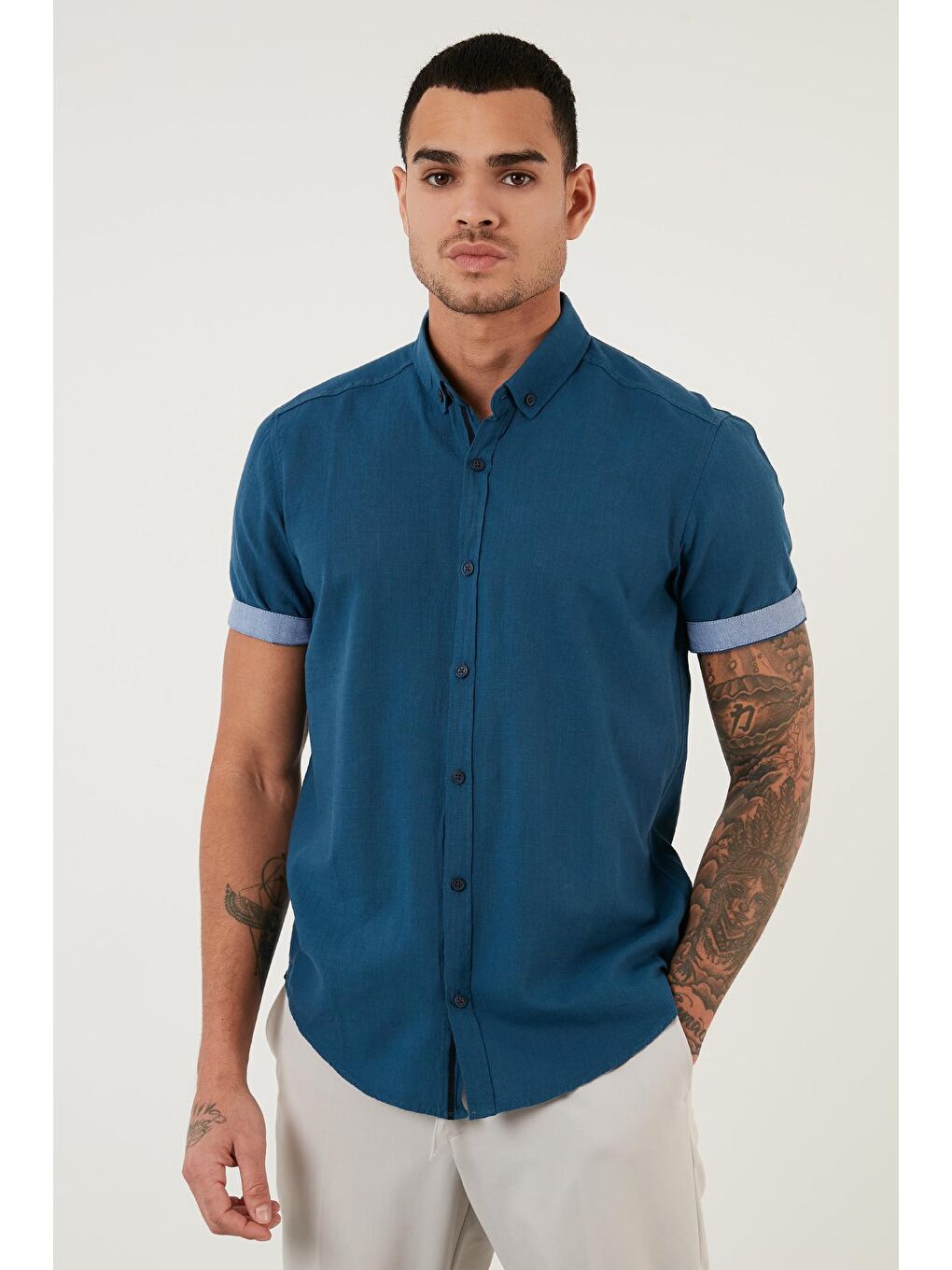 İndigo Pamuklu Düğmeli Yaka Kısa Kollu Gömlek CF21S112546-2