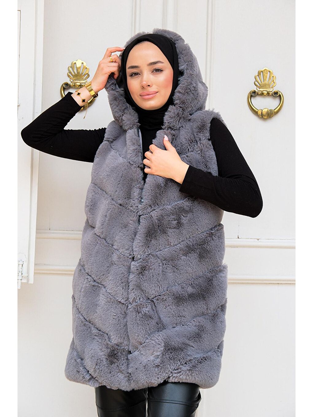 Kapüşonlu Peluş Kürk Yelek Gri-1