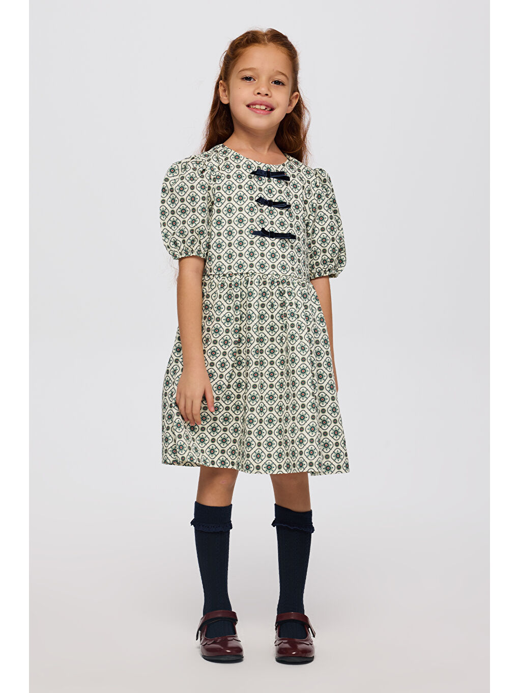 Kız Çocuk Kol Ucu Lastik Detaylı Gizli Fermuarlı Pamuk Astarlı Yeşil Elbise