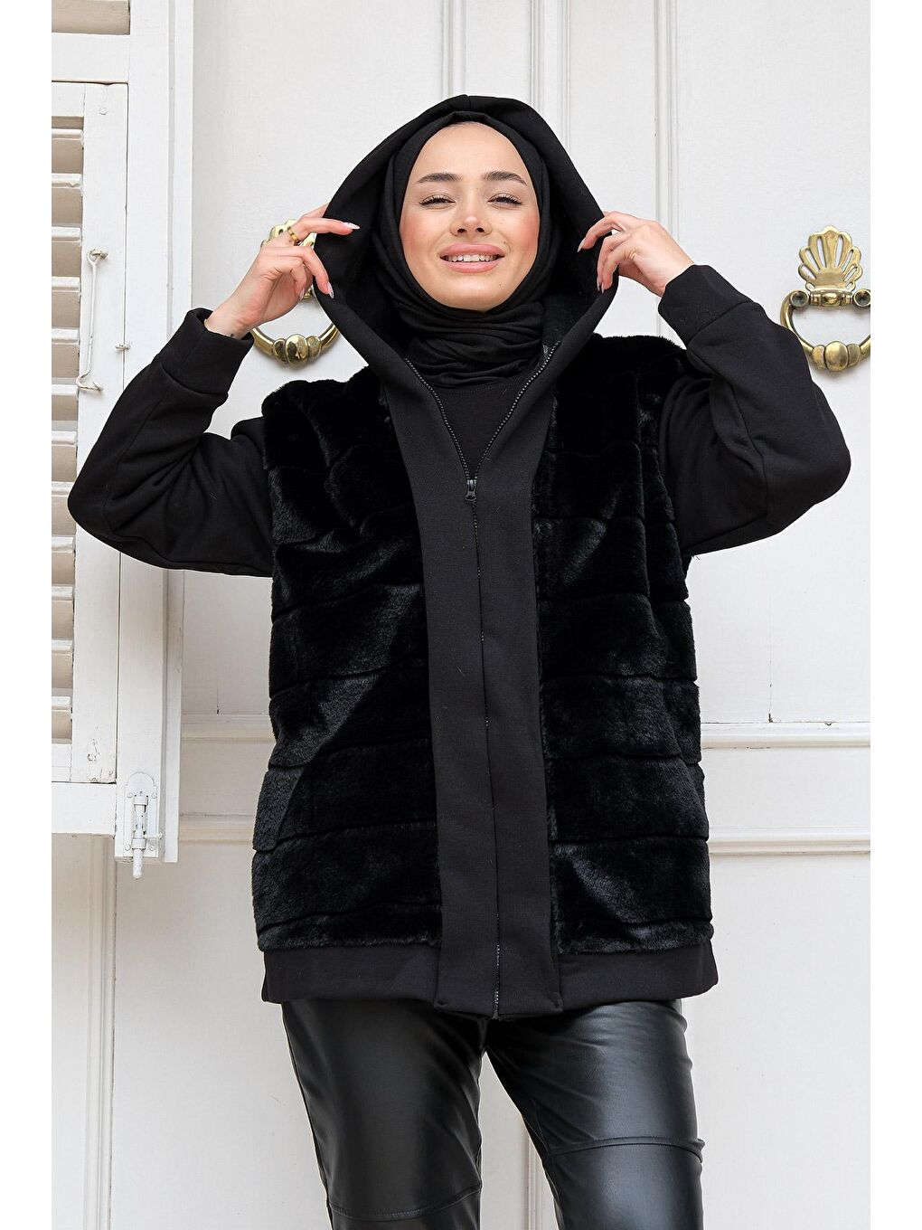 Kapüşonlu Peluş Ceket  Siyah-3
