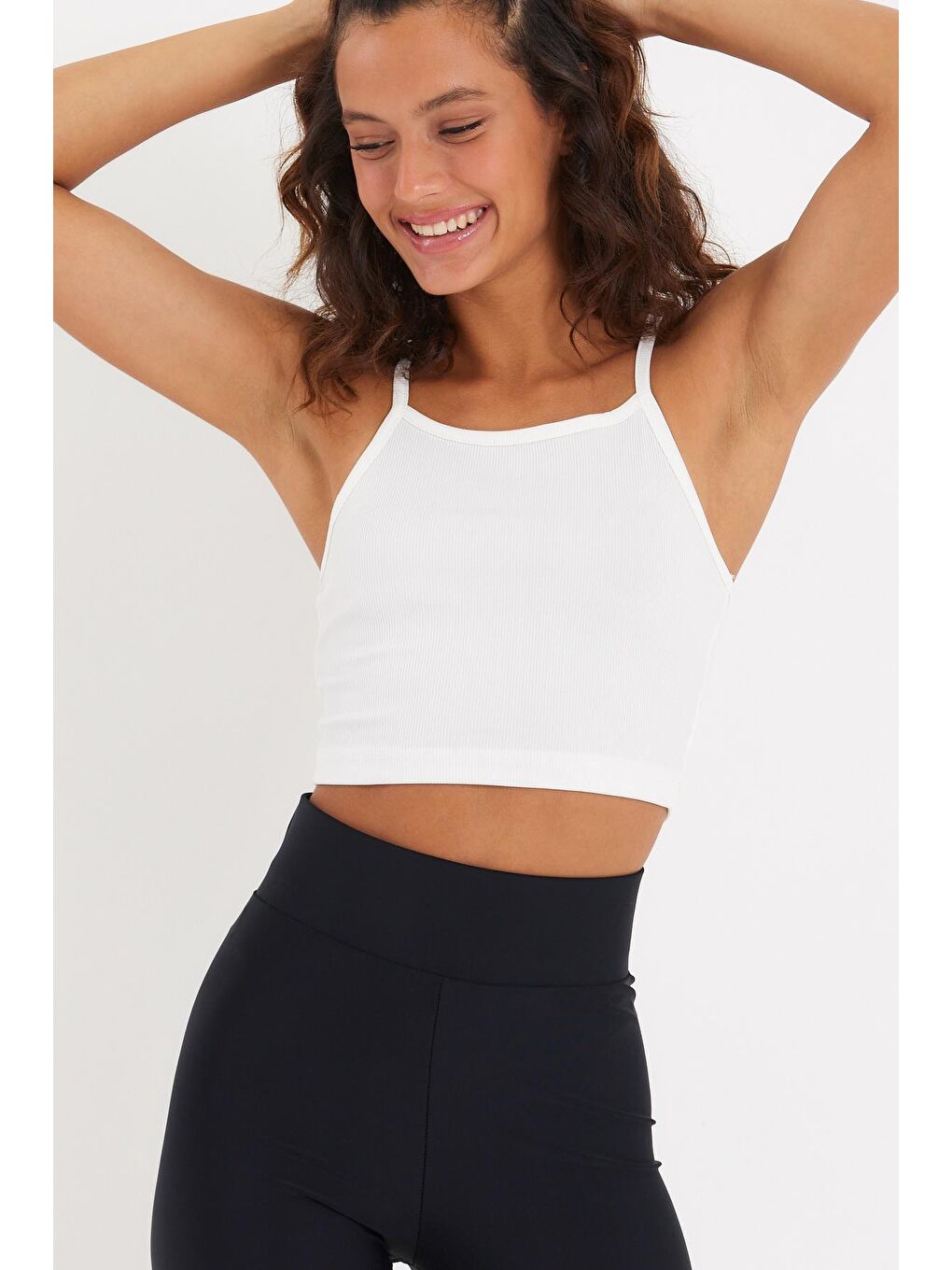 Beyaz Kadın Askılı Büstiyer-1