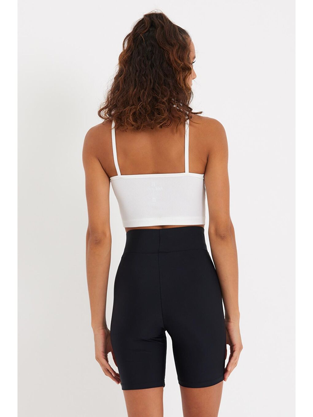 Beyaz Kadın Askılı Büstiyer-4