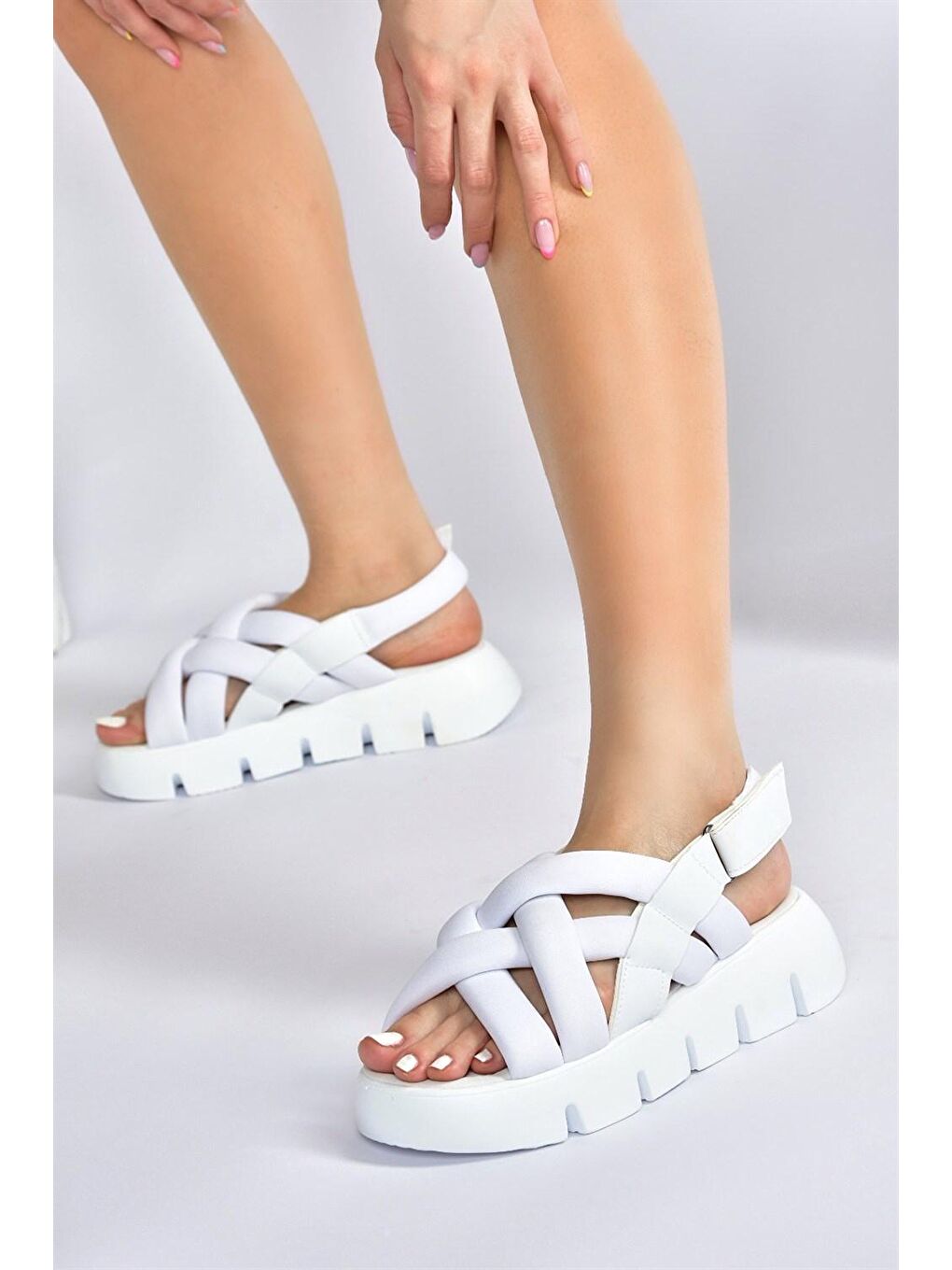 Beyaz Kumaş Kalın Tabanlı Kadın Sandalet M267083104-4