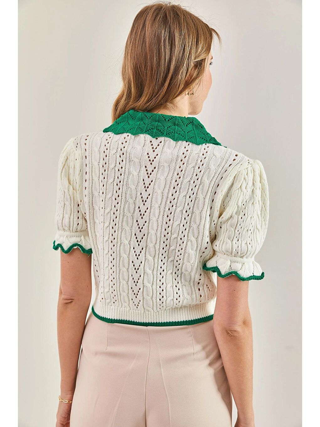 Bej Kadın Bebe Yaka Kısa Kollu Saç Örgü Triko Kazak-1