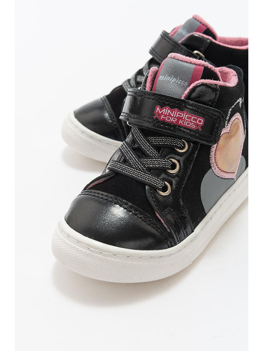 Kız Çocuk Siyah Hakiki Deri Anatomik Günlük Bot-1