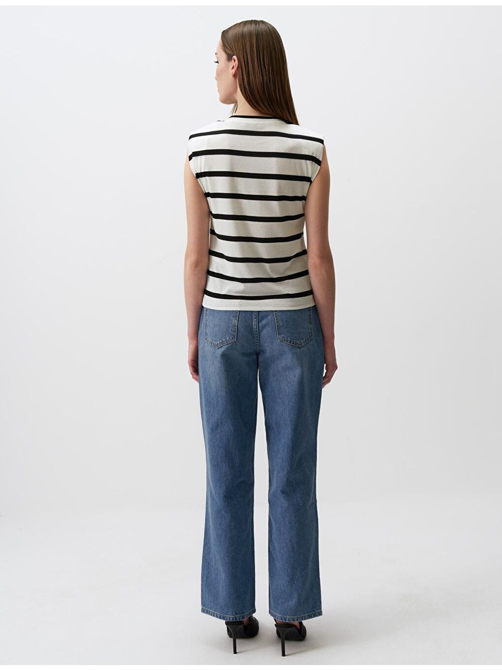 Beyaz Vatkalı Kolsuz Çizgi Desenli Tişört-5