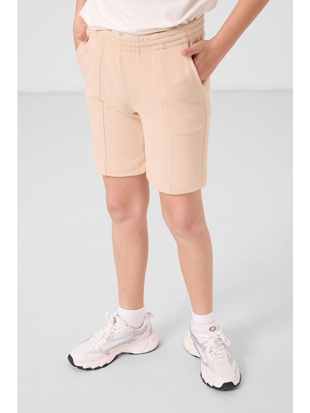 Bej Pamuklu Yumuşak Dokulu Standart Fit Basic Erkek Çocuk Şort - 11289-2