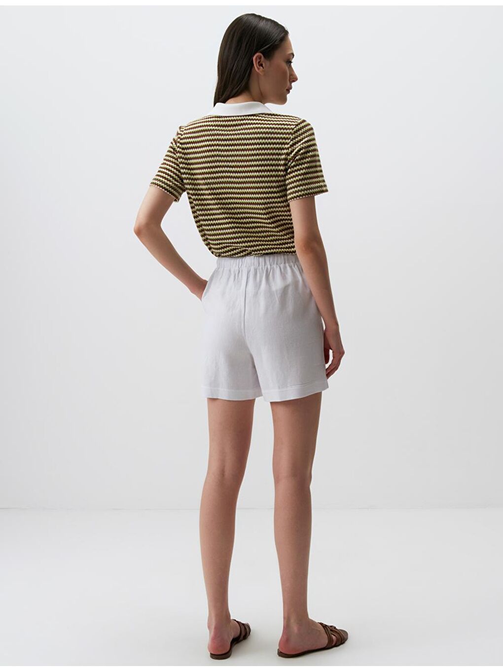 Beyaz Bol Kesim Beli Bağlamalı Keten Şort-6