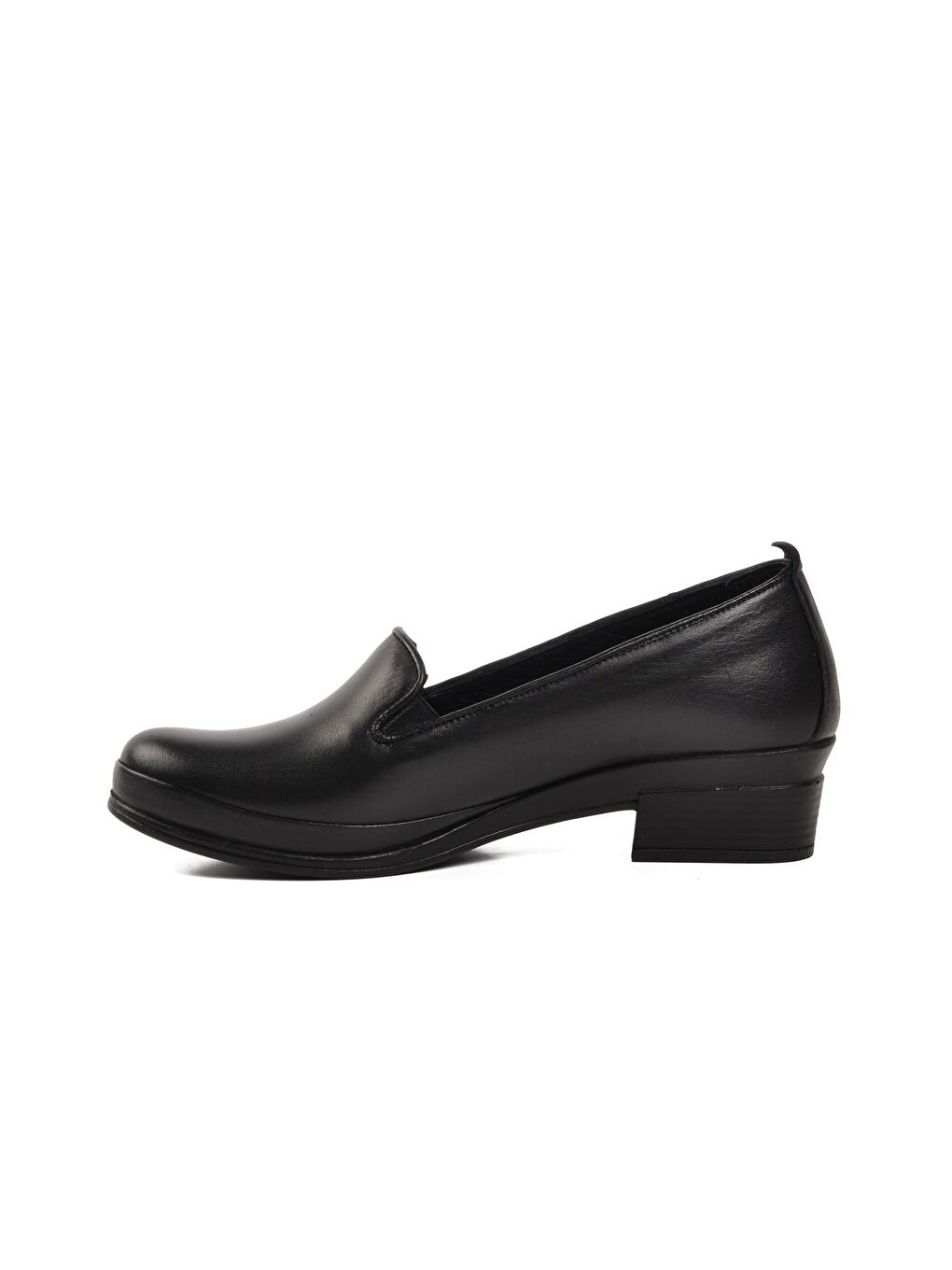 Siyah Hakiki Deri Kadın Klasik Ayakkabı 82-24K-1