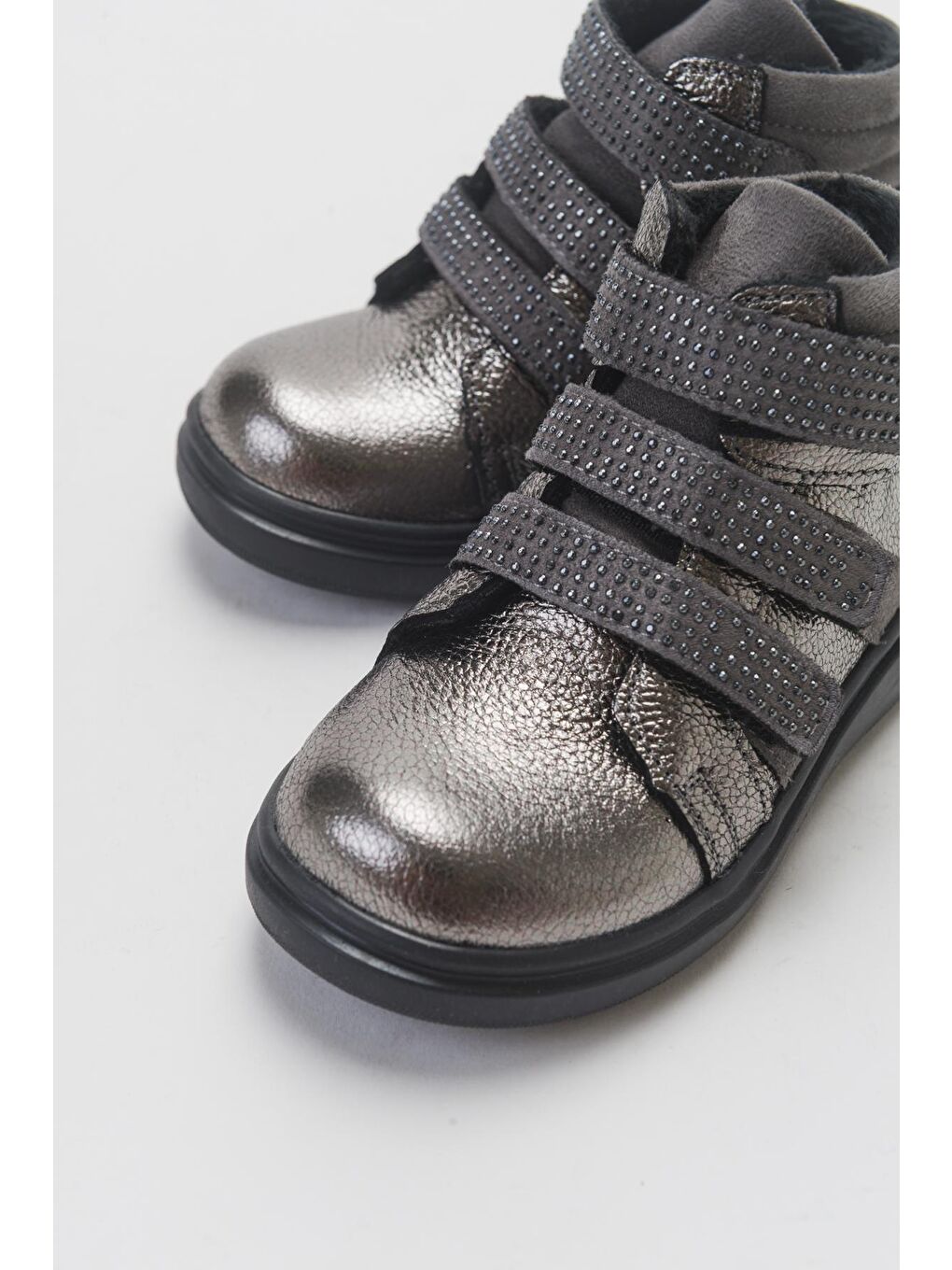Gri Kız Çocuk Gümüş Hakiki Deri Anatomik Günlük Bot-1