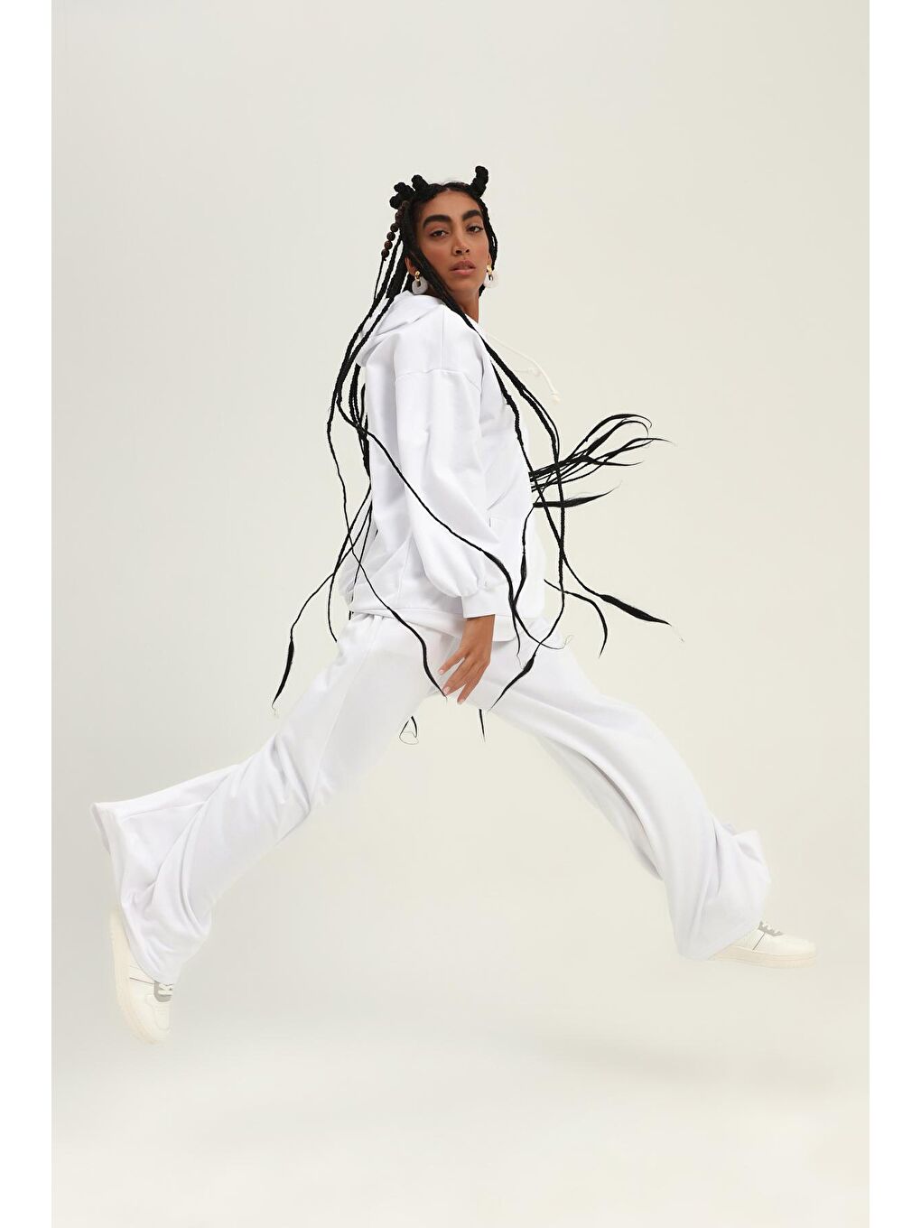 Beli Lastikli Bol Paça Eşofman Beyaz