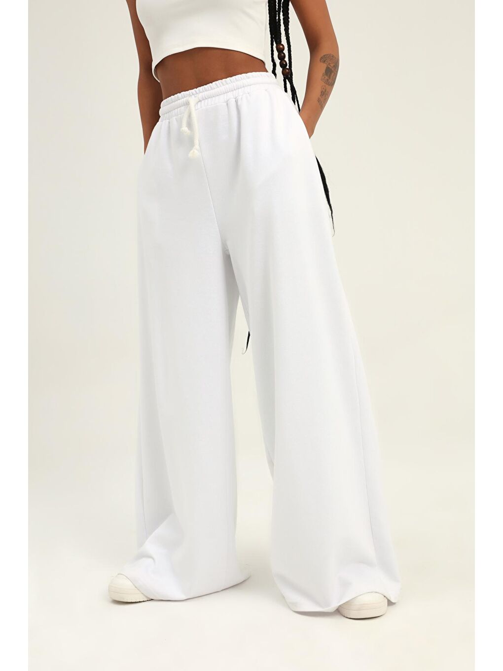 Beli Lastikli Bol Paça Eşofman Beyaz-1