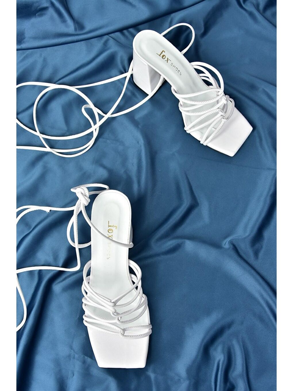 Beyaz Kalın Topuklu Bilekten Bağlamalı Kadın Ayakkabı M369544009-3