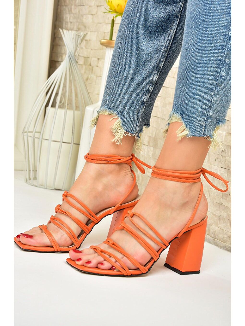 Turuncu Kalın Topuklu Bilekten Bağlamalı Kadın Ayakkabı M369544009-3