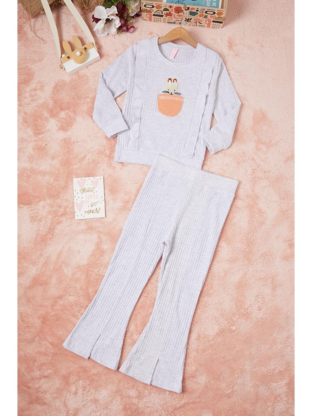 Gri Tavşan Nakışlı Yırtmaçlı Önü Fırfırlı Kız Takım 16608