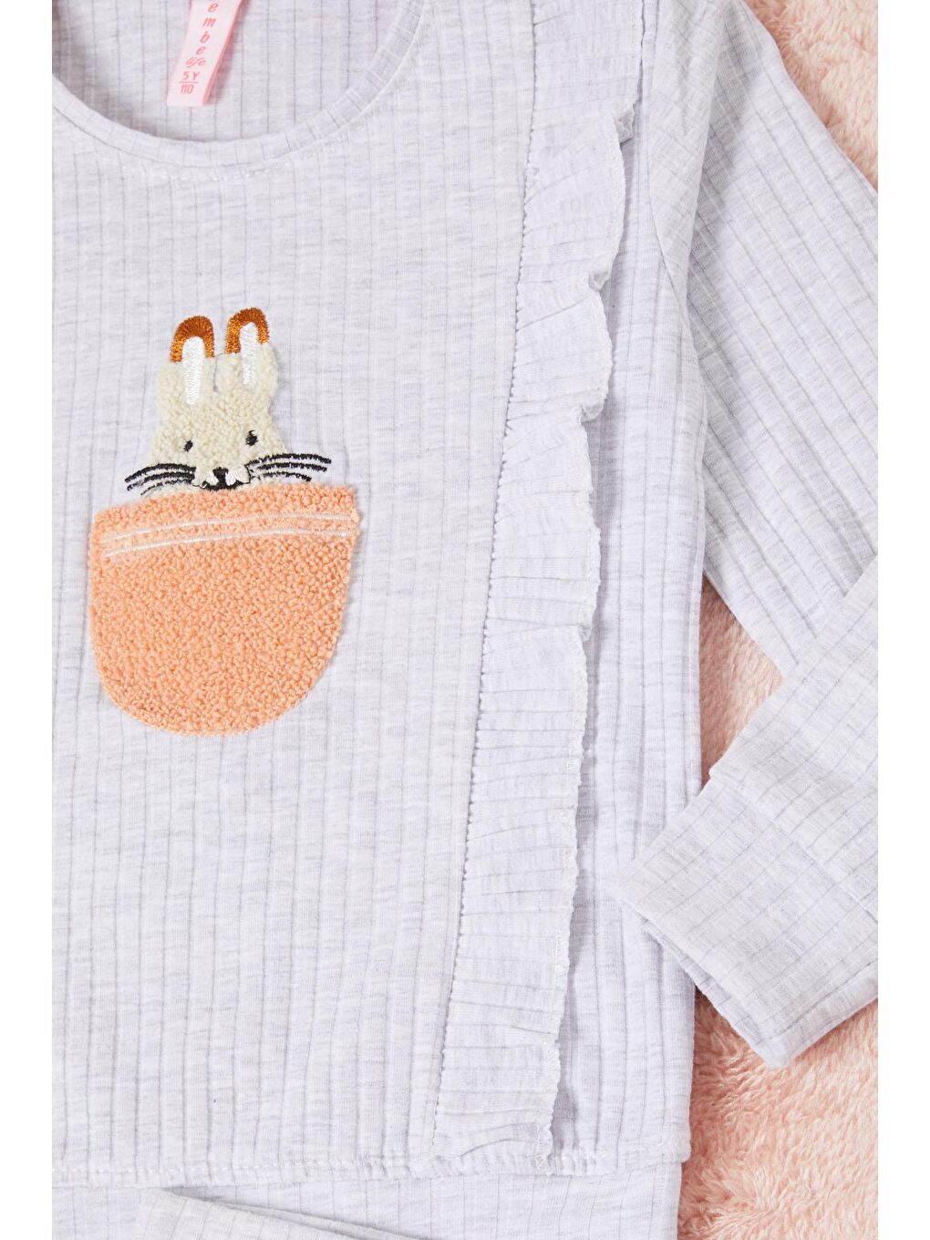 Gri Tavşan Nakışlı Yırtmaçlı Önü Fırfırlı Kız Takım 16608-2