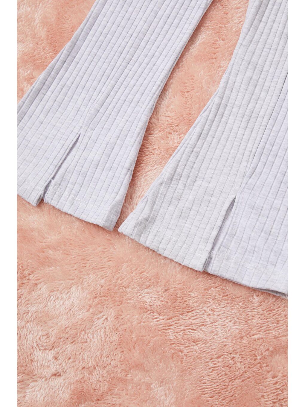 Gri Tavşan Nakışlı Yırtmaçlı Önü Fırfırlı Kız Takım 16608-4