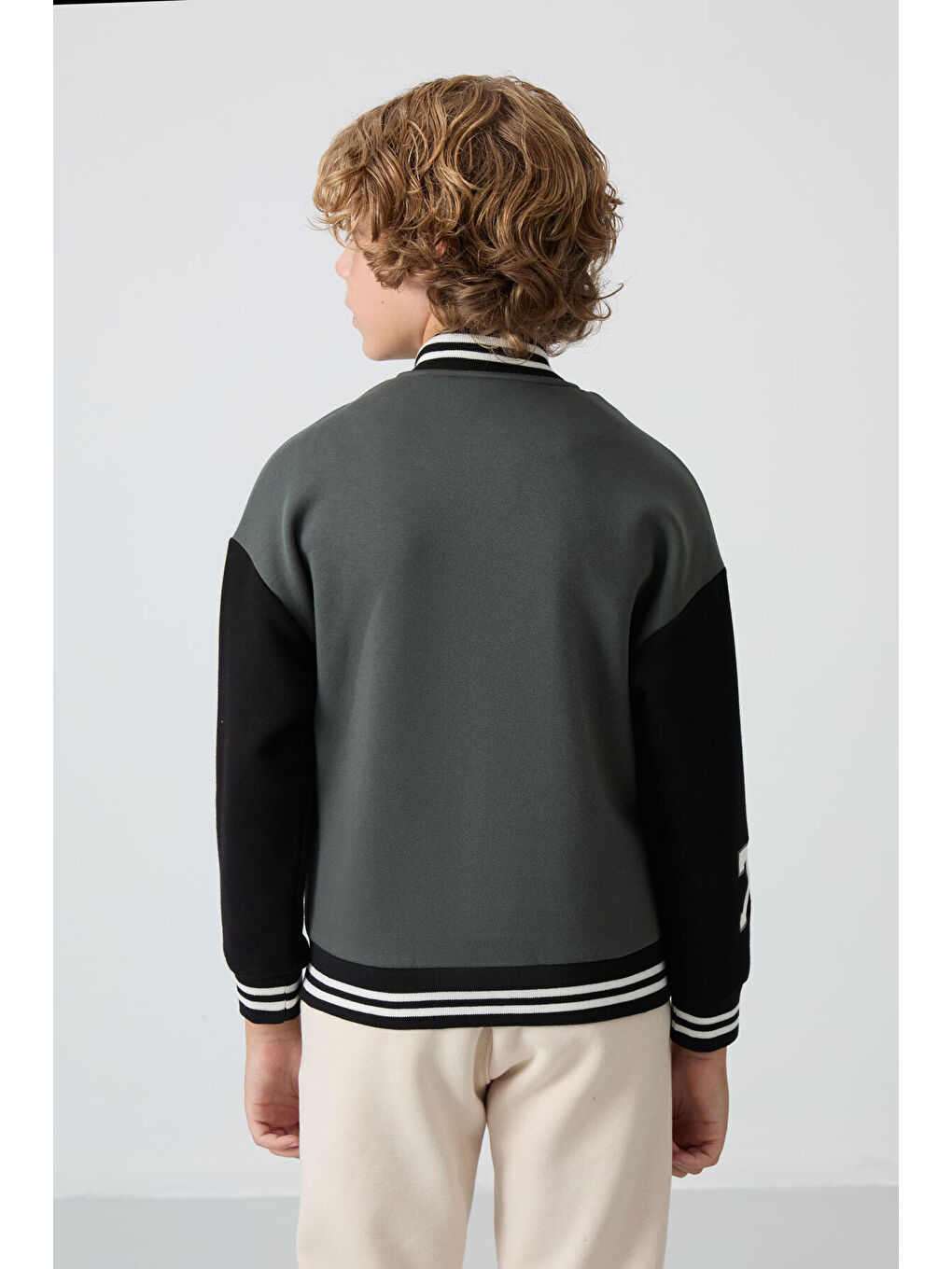 Haki Pamuklu Kalın İçi Tüylü Yumuşak Dokulu Standart Fit Nakışlı Erkek Çocuk Kolej Ceket - 11258-4