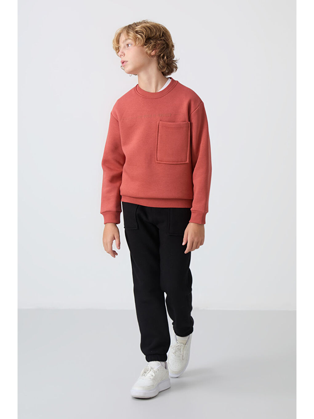 Kahverengi Kiremit-Siyah Pamuklu Kalın İçi Tüylü Yumuşak Dokulu Standart Fit Baskılı Erkek Çocuk Eşofman Takım-2