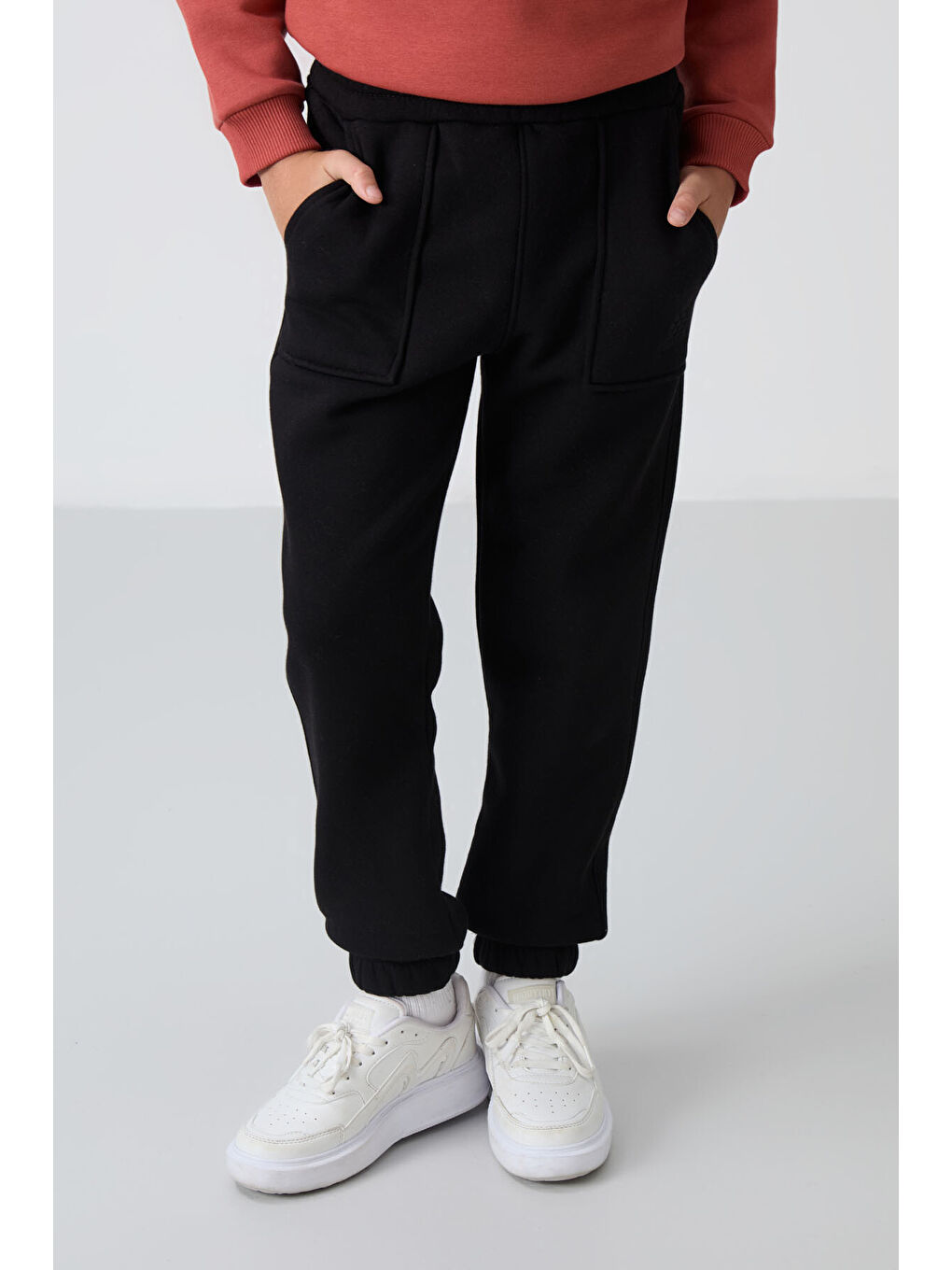 Kahverengi Kiremit-Siyah Pamuklu Kalın İçi Tüylü Yumuşak Dokulu Standart Fit Baskılı Erkek Çocuk Eşofman Takım-3