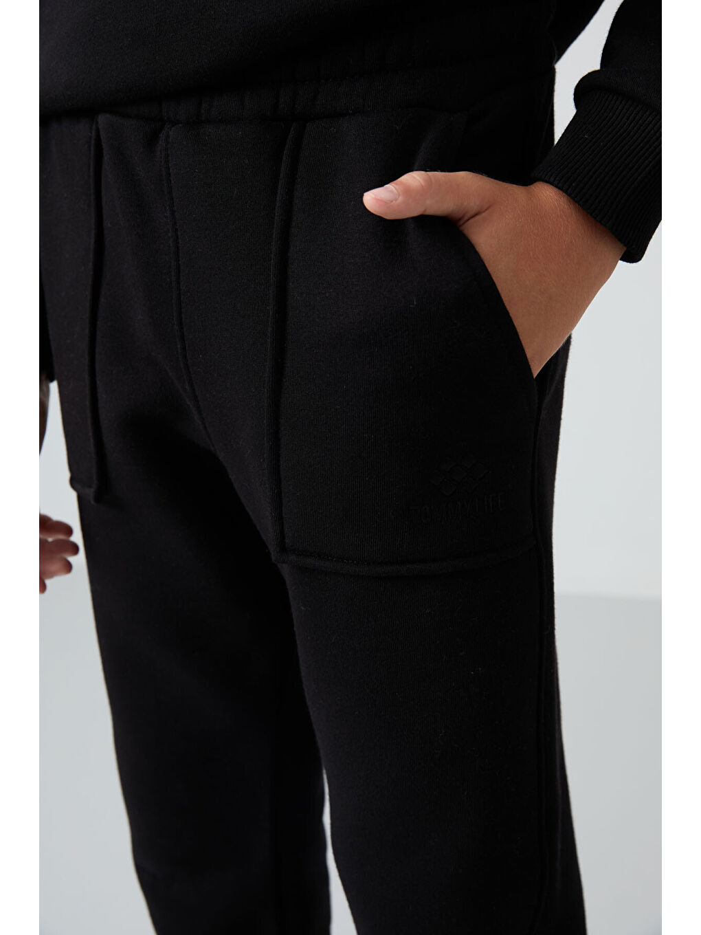 Siyah Pamuklu Kalın İçi Tüylü Yumuşak Dokulu Standart Fit Baskılı Erkek Çocuk Eşofman Takım - 11257-3