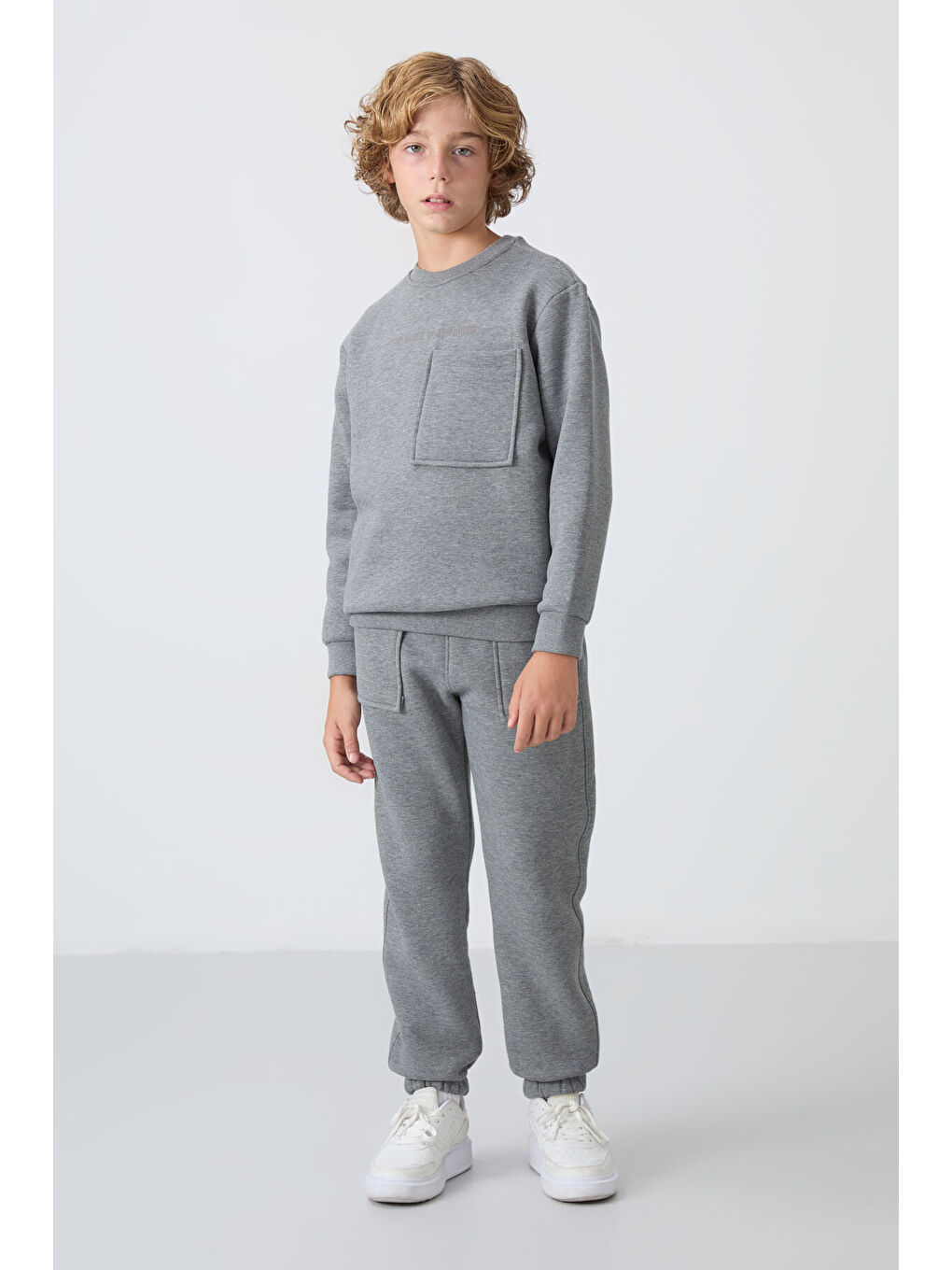 Gri Melanj Pamuklu Kalın İçi Tüylü Yumuşak Dokulu Standart Fit Baskılı Erkek Çocuk Eşofman Takım -