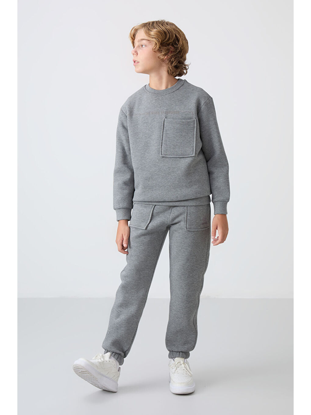Gri Melanj Pamuklu Kalın İçi Tüylü Yumuşak Dokulu Standart Fit Baskılı Erkek Çocuk Eşofman Takım --2