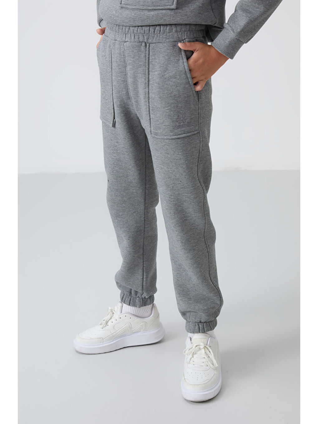 Gri Melanj Pamuklu Kalın İçi Tüylü Yumuşak Dokulu Standart Fit Baskılı Erkek Çocuk Eşofman Takım --3