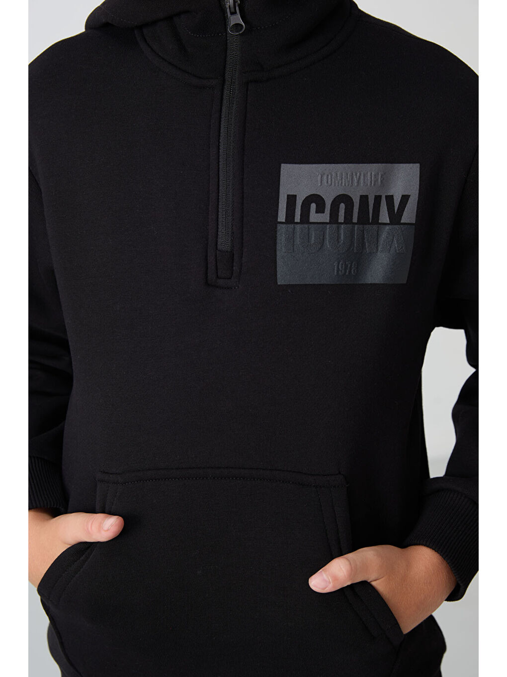 Siyah Pamuklu Kalın İçi Tüylü Yumuşak Dokulu Standart Fit Baskılı Erkek Çocuk Eşofman Takım - 11246-4