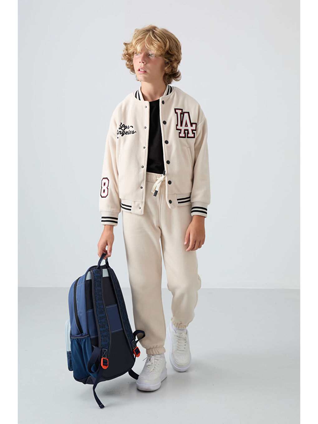 Bej Kalın Yumuşak Dokulu Standart Fit Nakışlı Polar Erkek Çocuk Kolej Ceket - 11227-2